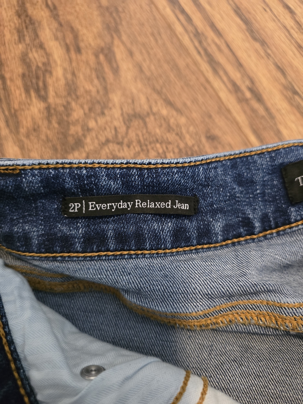 Talbots Everyday Relaxed Jean EUC - Women's Size 2P - Picture 10 of 14